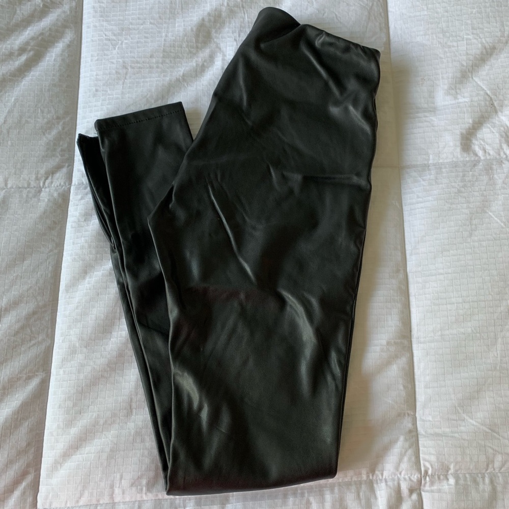 Velvet faux leather leggings